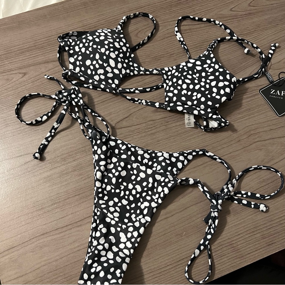NEW Polka dot bikini 🖤